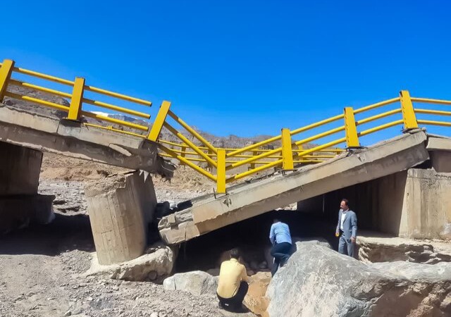 خسارت ۲۰۰ میلیاردی سیل به پل مهریز – تنگ چنار/ حجم زیاد آب علت شکستن پل بود