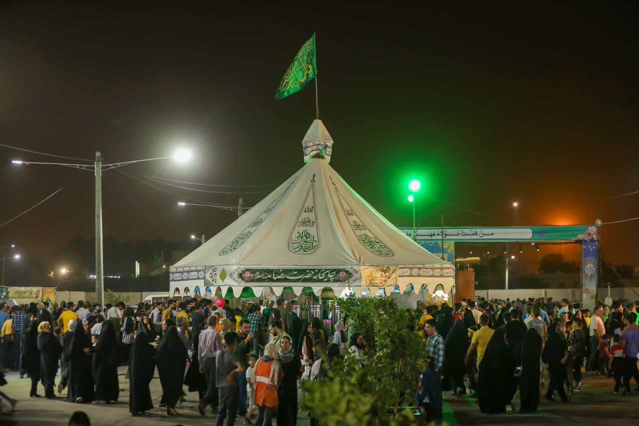 استقبال ۱۵ هزار نفری مردم یزد در شب چهارم شادمانه غدیر